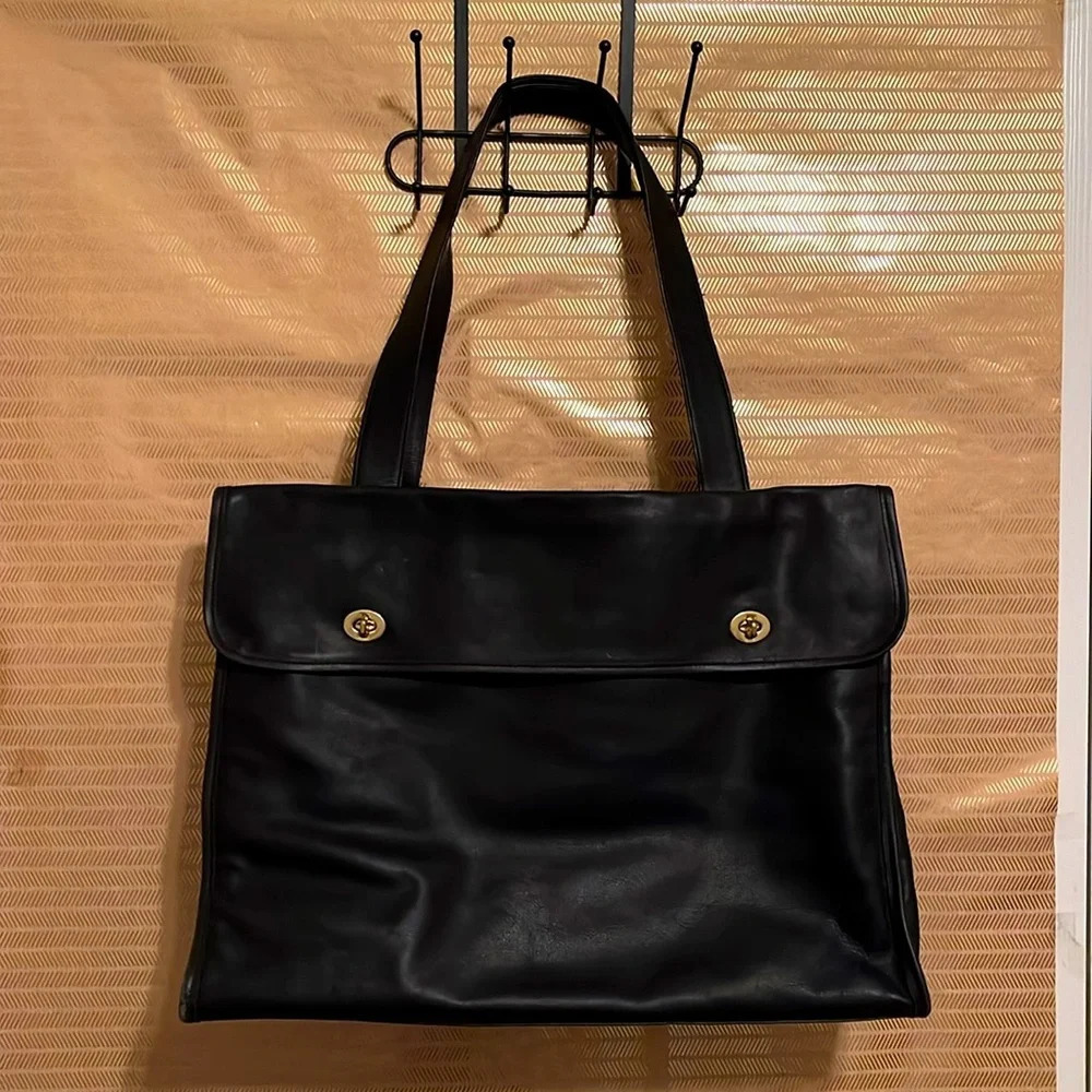 DOUBLE FLAP~LG NICE👍TOTE~ GIFT~BLACK~GOLD HARDWARE~